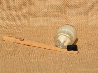 Zubní pasta máta
